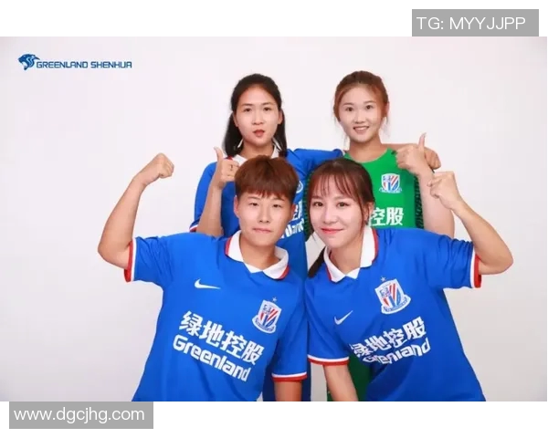 足球明星在采访中深情回忆妻子展现温暖家庭情感