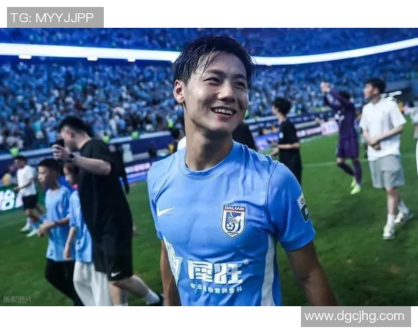 足球明星帅气形象逐渐减少引发球迷热议与思考