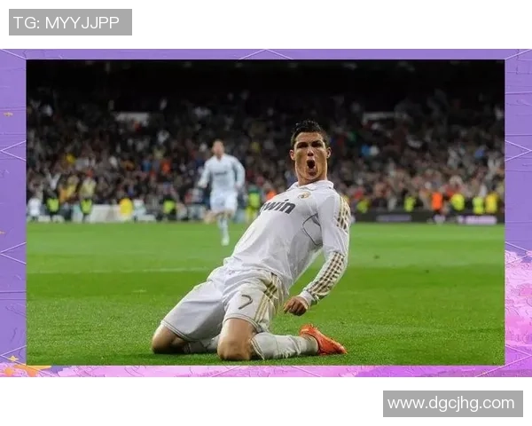 揭秘怪人足球明星的真实身份与传奇故事